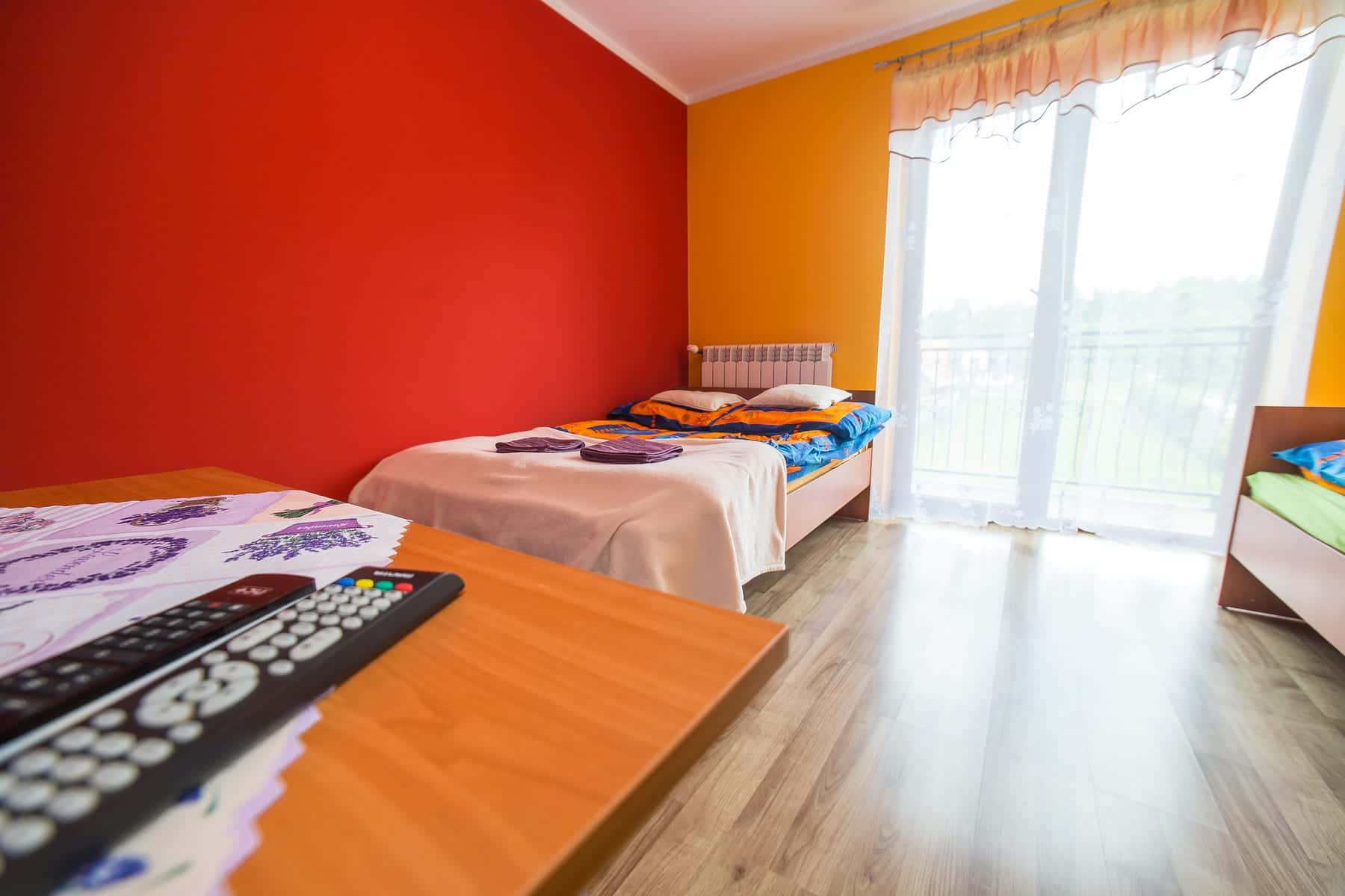 Pokój nr 2 — trzyosobowy z łazienką: kadr 2 z 4